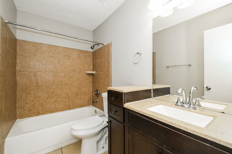 1,695/Mo, 1834 Manitoba Ct N. Middleburg, FL 32068 Bathroom View