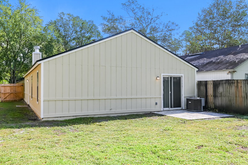 1,785/Mo, 1834 Manitoba Ct N. Middleburg, FL 32068 Rear View