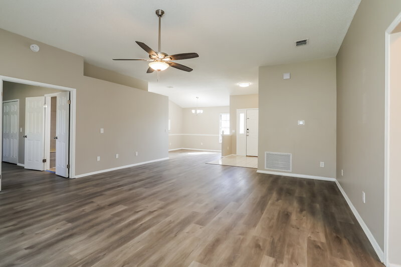 1,715/Mo, 8018 Weather Vane Dr Jacksonville, FL 32244 Living Room View 2