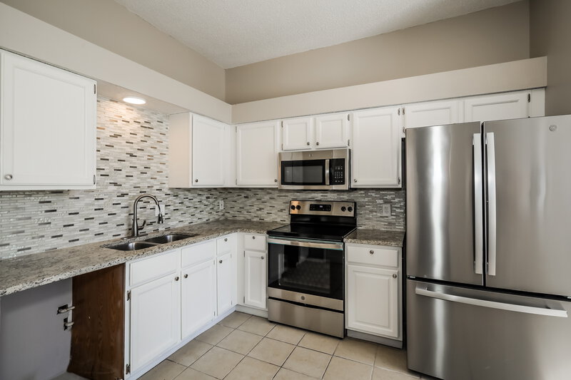 1,715/Mo, 8018 Weather Vane Dr Jacksonville, FL 32244 Kitchen View