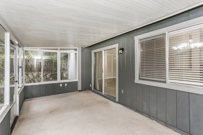 1,710/Mo, 8291 Honeysuckle Ln Jacksonville, FL 32244 Sun Room View