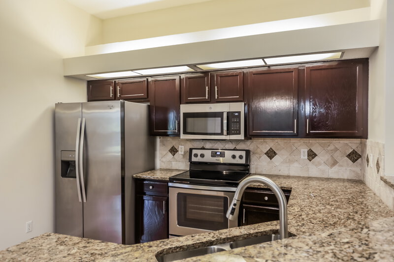 2,265/Mo, 1799 Tall Tree Dr E Jacksonville, FL 32246 Kitchen View 2