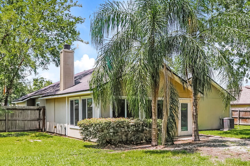 2,265/Mo, 1799 Tall Tree Dr E Jacksonville, FL 32246 Rear View