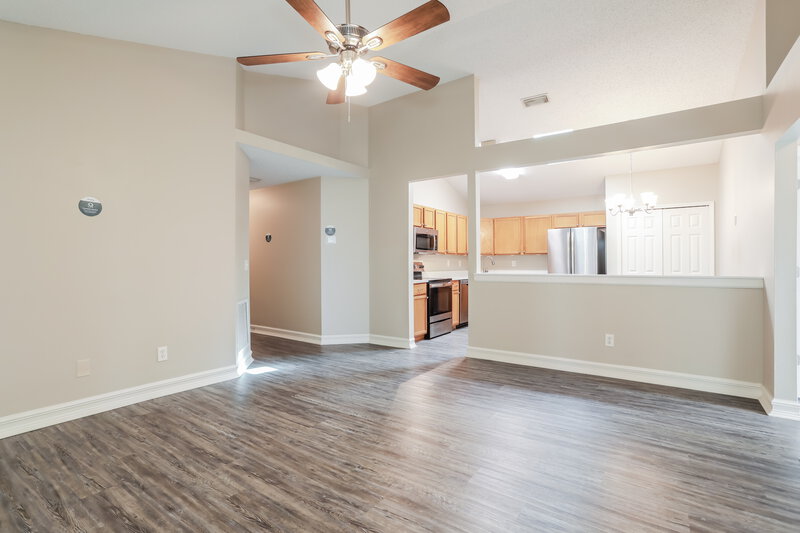 1,615/Mo, 1936 Hunters Trace Cir Middleburg, FL 32068 Living Room View 2