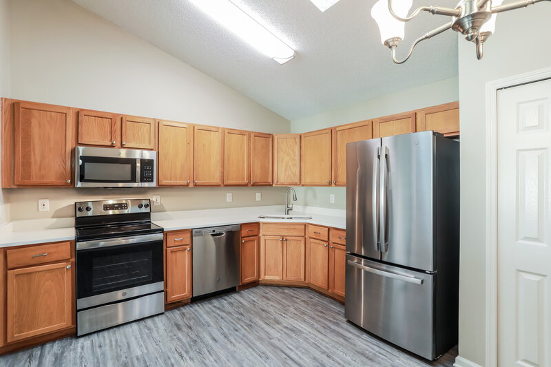 1,615/Mo, 1936 Hunters Trace Cir Middleburg, FL 32068 Kitchen View