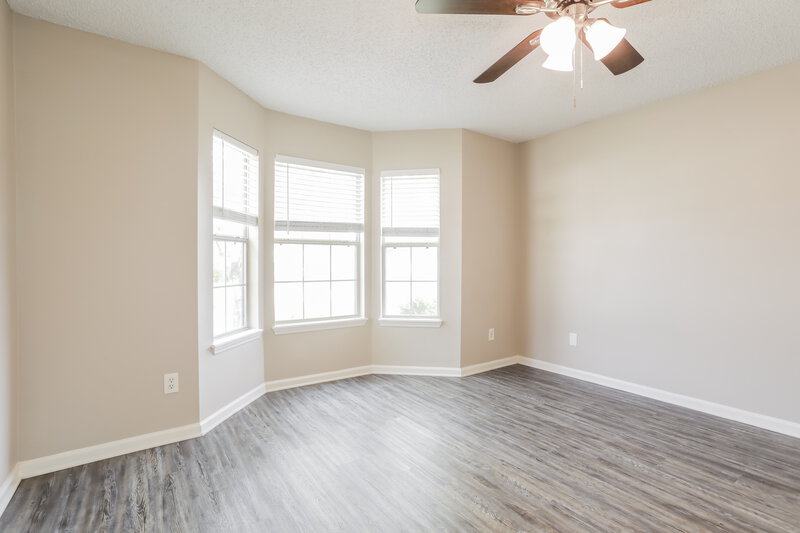 1,615/Mo, 1936 Hunters Trace Cir Middleburg, FL 32068 Main Bedroom View