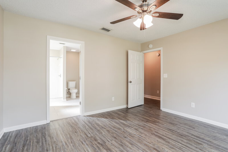 1,615/Mo, 1936 Hunters Trace Cir Middleburg, FL 32068 Main Bedroom View 2