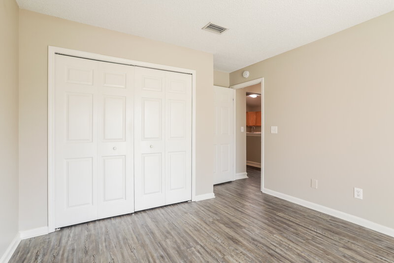 1,615/Mo, 1936 Hunters Trace Cir Middleburg, FL 32068 Bedroom View 2