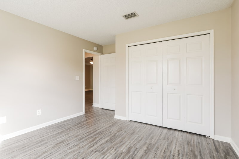 1,615/Mo, 1936 Hunters Trace Cir Middleburg, FL 32068 Bedroom View 3