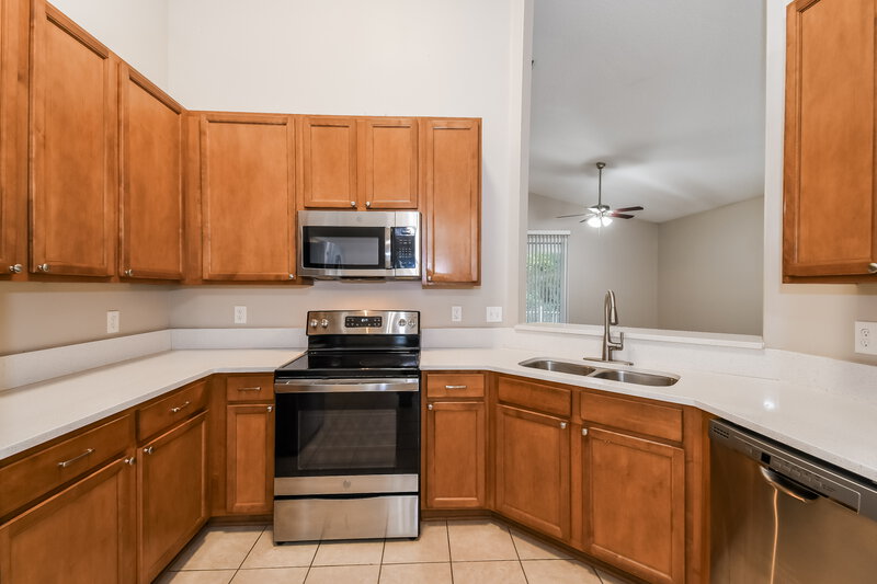 1,975/Mo, 2236 Blackstone Way Saint Augustine, FL 32092 Kitchen View