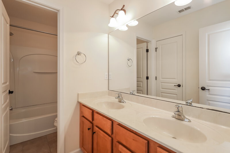 2,795/Mo, 1709 N Cappero Dr St Augustine, FL 32092 Bathroom View
