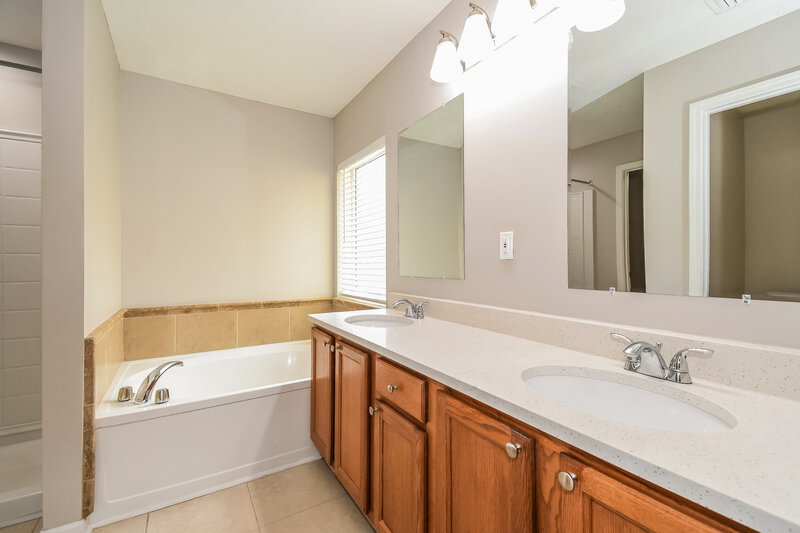 2,080/Mo, 3903 Pebble Brooke Circle South Orange Park, FL 32065 Main Bathroom View 2