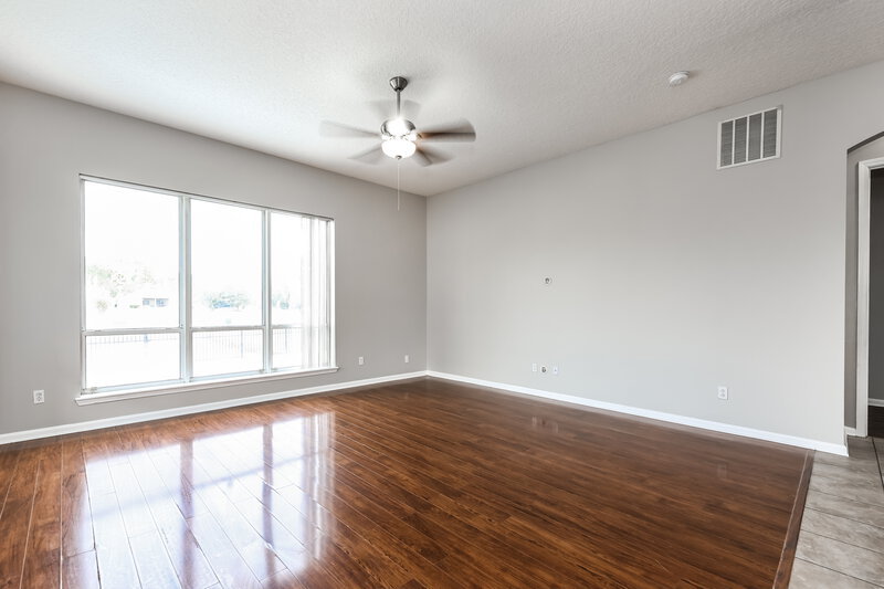2,960/Mo, 3583 Shrewsbury Dr Jacksonville, FL 32226 Living Room View