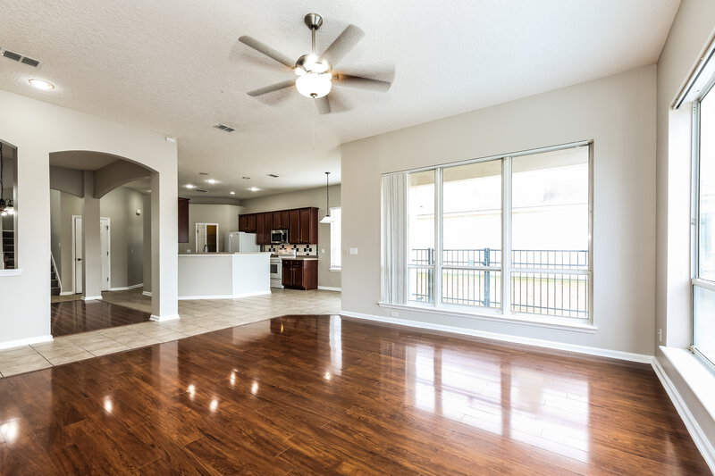 2,960/Mo, 3583 Shrewsbury Dr Jacksonville, FL 32226 Living Room View 2