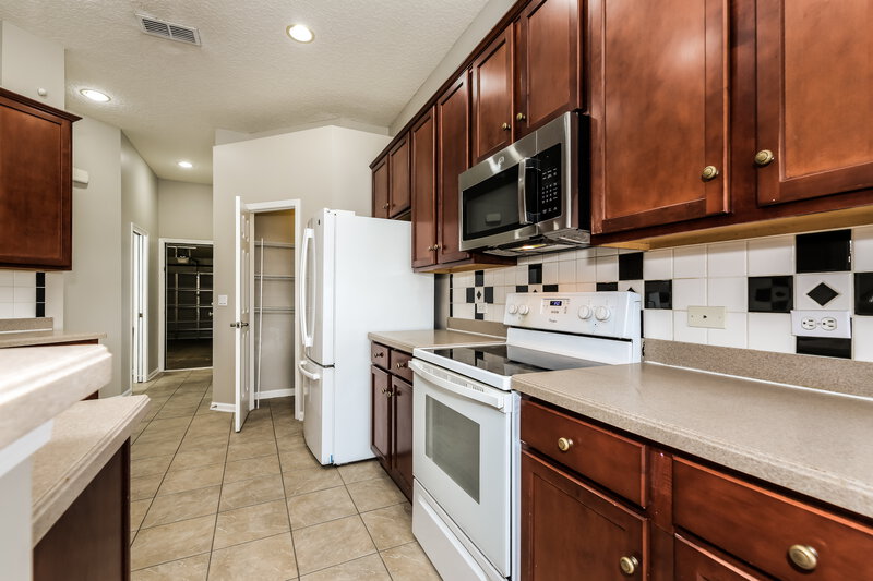 2,960/Mo, 3583 Shrewsbury Dr Jacksonville, FL 32226 Kitchen View
