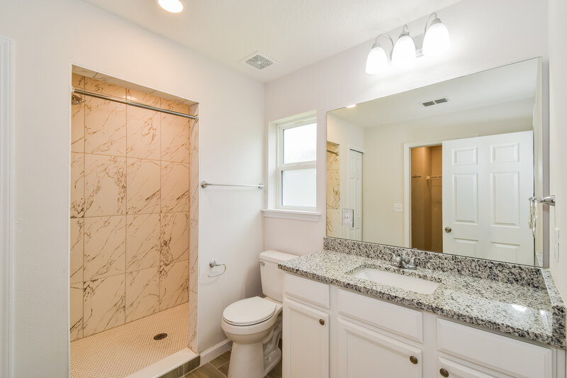 2,760/Mo, 6087 Patriots Landing Ln Jacksonville, FL 32244 Main Bathroom View
