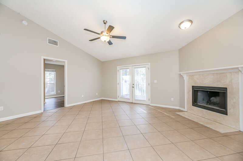 2,230/Mo, 880 Long Lake Dr Jacksonville, FL 32225 Living Room View