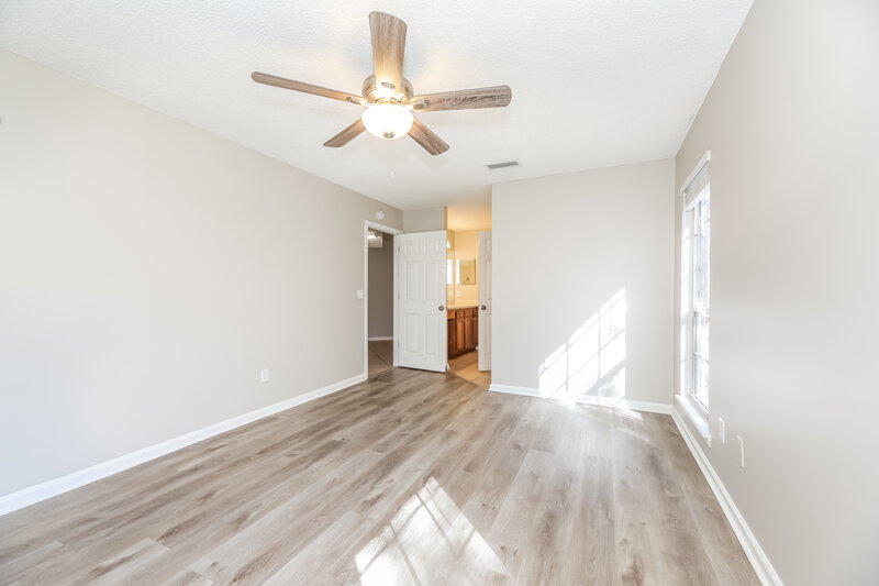 2,230/Mo, 880 Long Lake Dr Jacksonville, FL 32225 Main Bedroom View