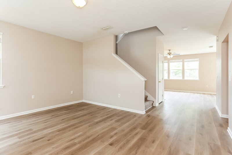 2,300/Mo, 2300 Justin Lake Dr Jacksonville, FL 32221 Living Room View
