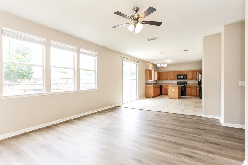 2,300/Mo, 2300 Justin Lake Dr Jacksonville, FL 32221 Living Room View 3