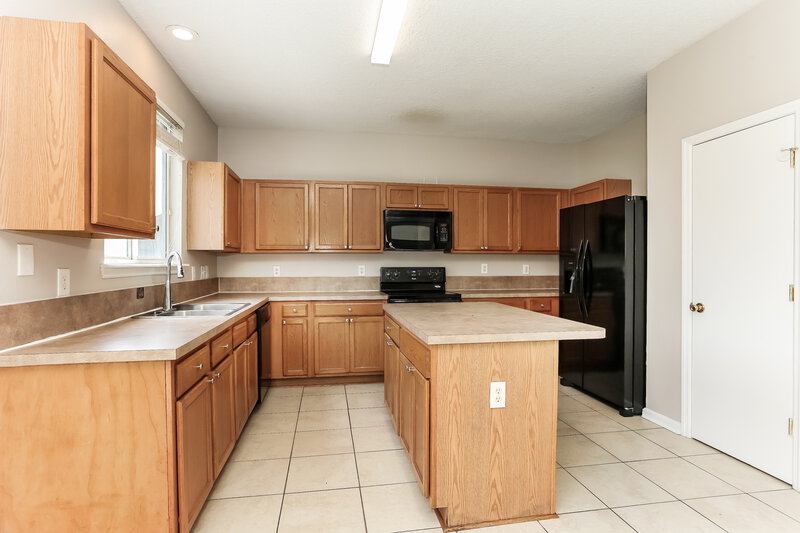2,300/Mo, 2300 Justin Lake Dr Jacksonville, FL 32221 Kitchen View 2