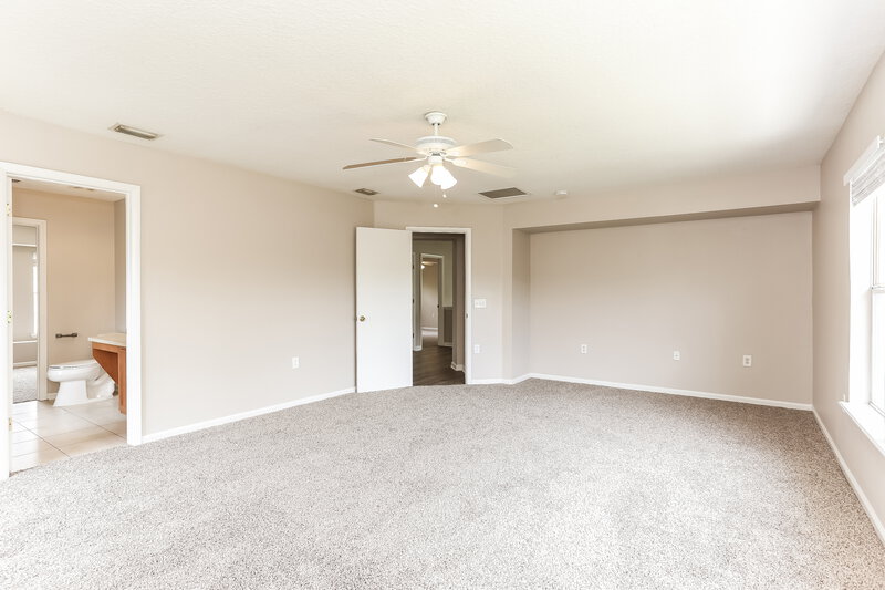 2,300/Mo, 2300 Justin Lake Dr Jacksonville, FL 32221 Main Bedroom View 2