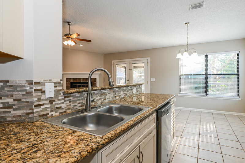 1,985/Mo, 8026 Fleur De Lis Dr Jacksonville, FL 32277 Kitchen View 2
