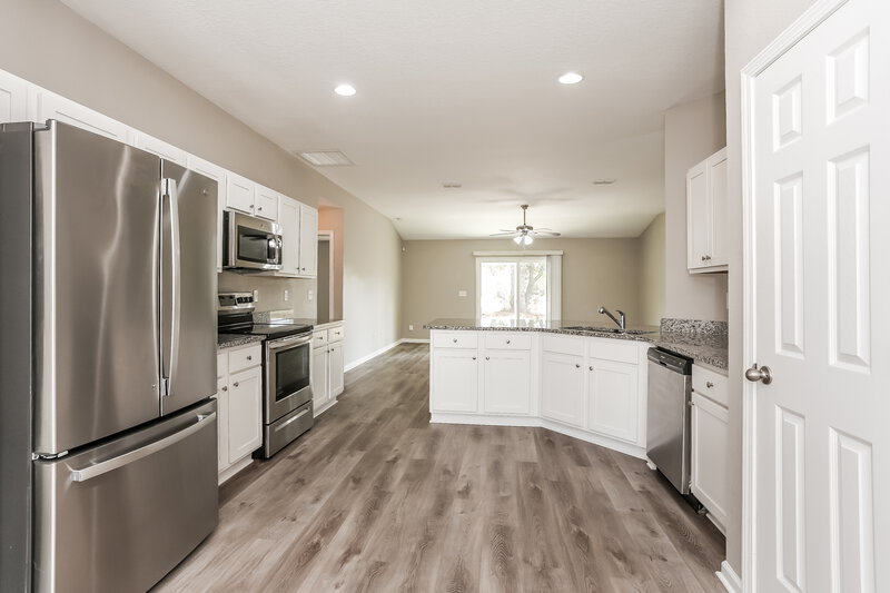 2,225/Mo, 8754 Kaye Ln Jacksonville, FL 32244 Kitchen View