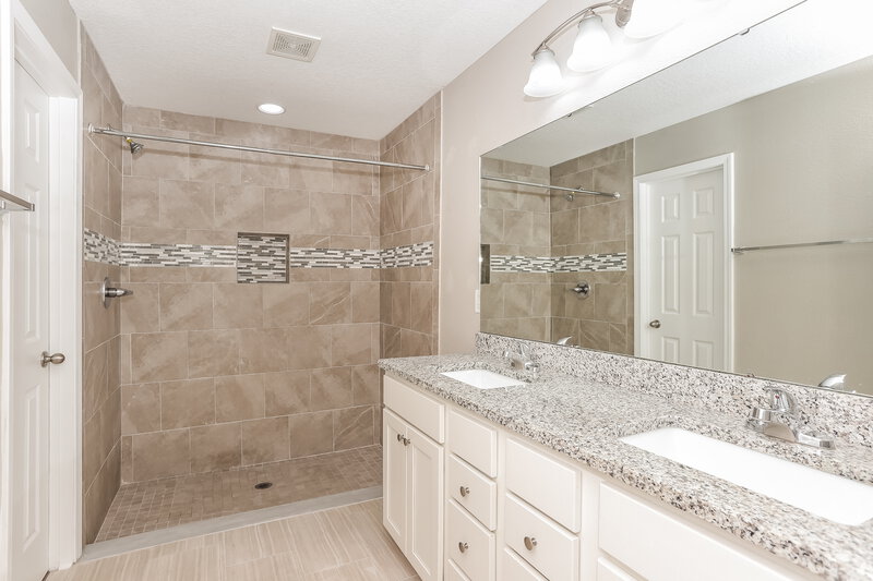 2,225/Mo, 8754 Kaye Ln Jacksonville, FL 32244 Main Bathroom View