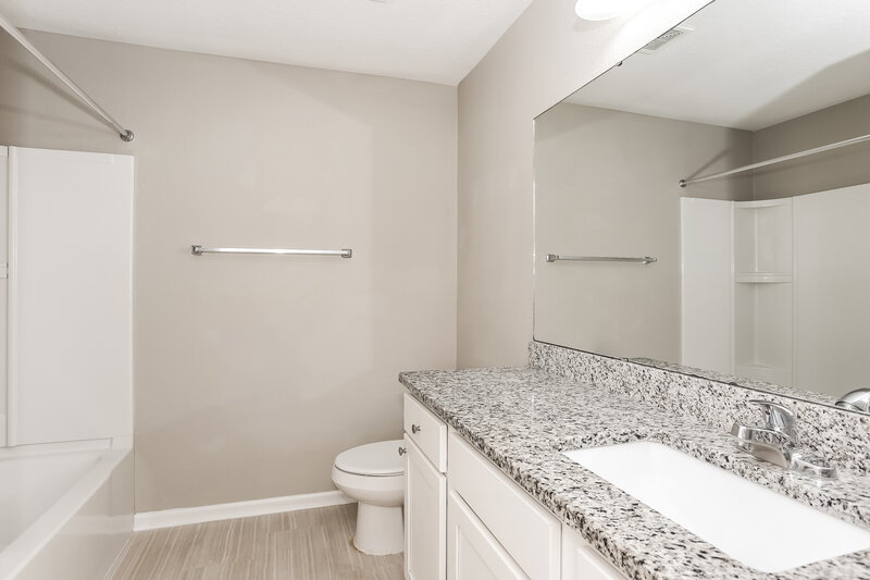 2,225/Mo, 8754 Kaye Ln Jacksonville, FL 32244 Bathroom View