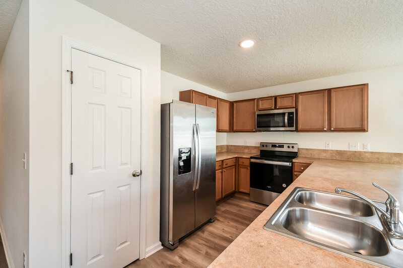 3,160/Mo, 7573 Sunnydale Ln Jacksonville, FL 32256 Kitchen View