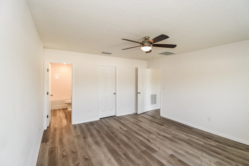 3,160/Mo, 7573 Sunnydale Ln Jacksonville, FL 32256 Main Bedroom View