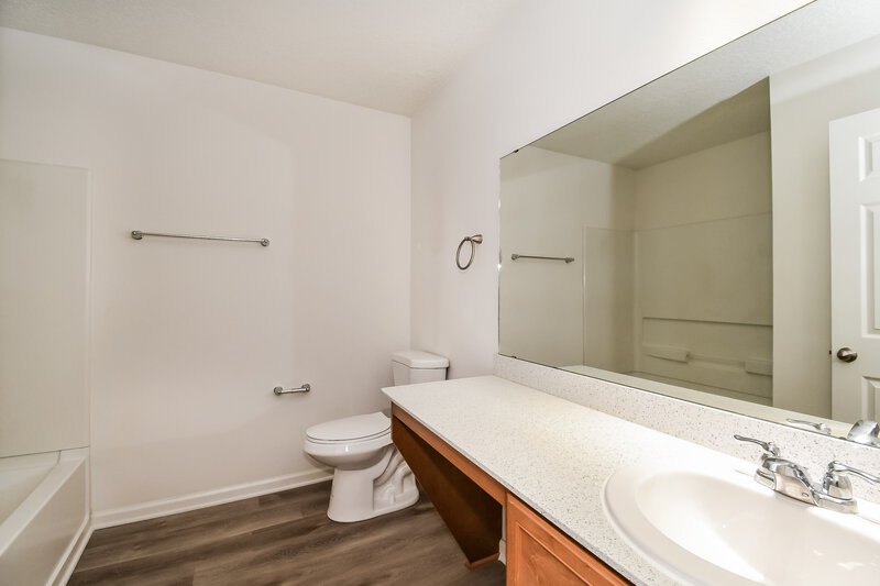 3,160/Mo, 7573 Sunnydale Ln Jacksonville, FL 32256 Bathroom View