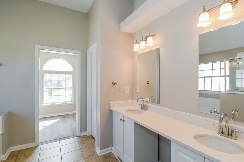 2,380/Mo, 3948 Heavenside Ct Orange Park, FL 32073 Main Bathroom View