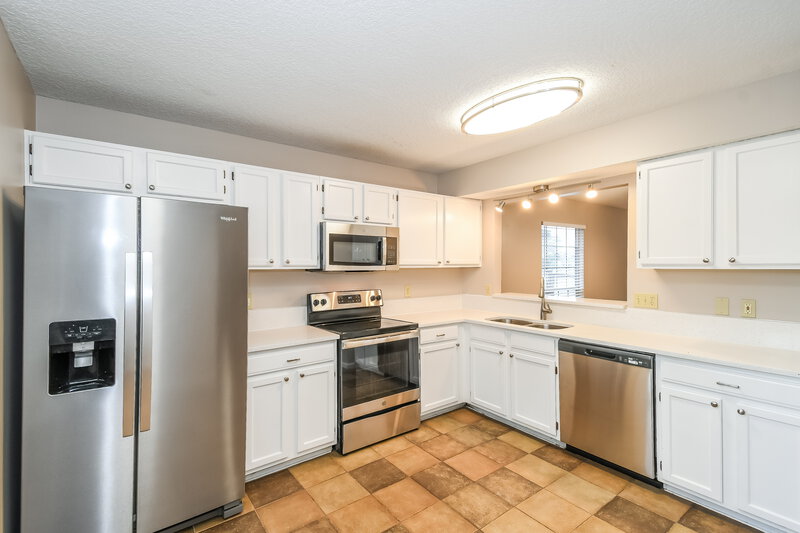 1,785/Mo, 1653 Spring Oaks Ln Jacksonville, FL 32221 Kitchen View