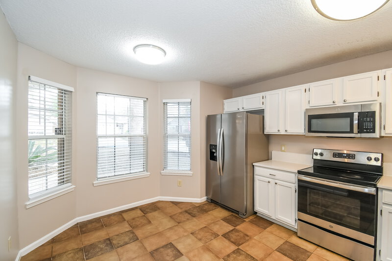1,785/Mo, 1653 Spring Oaks Ln Jacksonville, FL 32221 Kitchen View 3