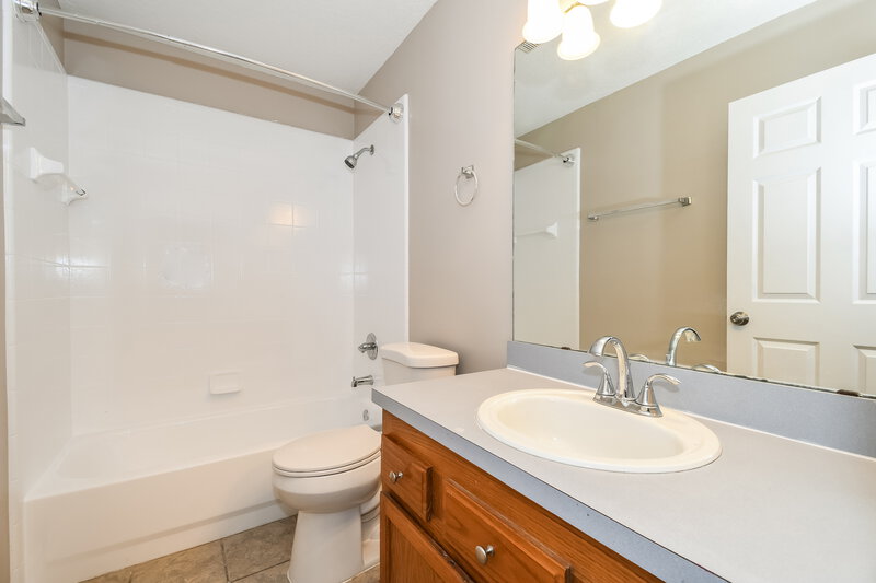 1,785/Mo, 1653 Spring Oaks Ln Jacksonville, FL 32221 Bathroom View