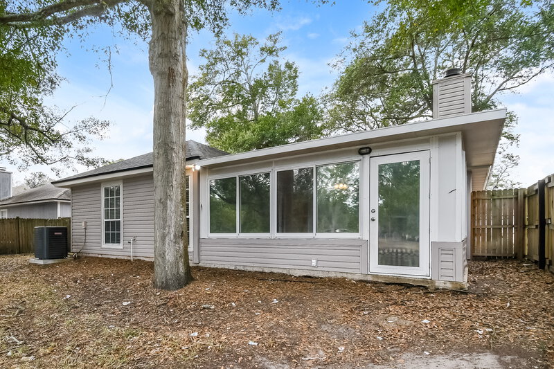 1,785/Mo, 1653 Spring Oaks Ln Jacksonville, FL 32221 Rear View 2