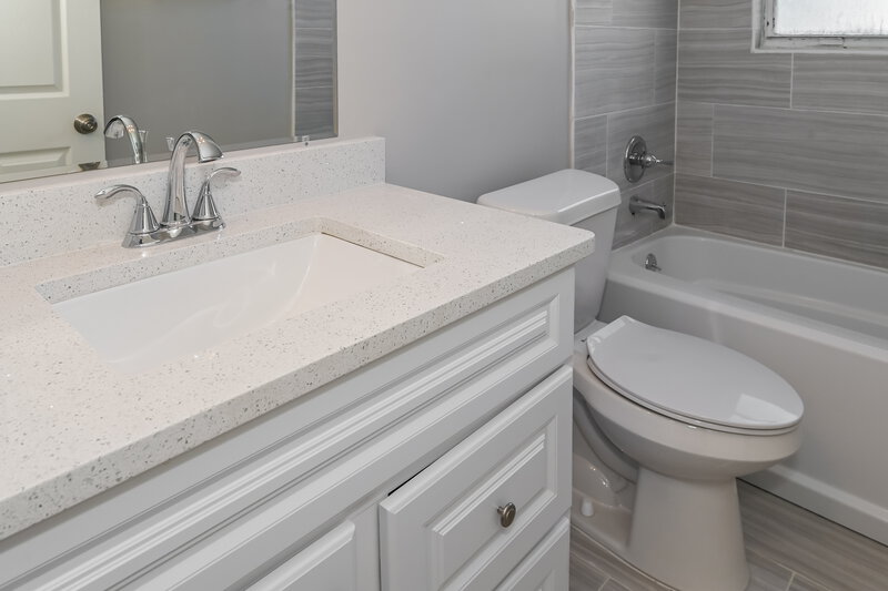 1,735/Mo, 12318 Mastin Cove Rd Jacksonville, FL 32225 Main Bathroom View