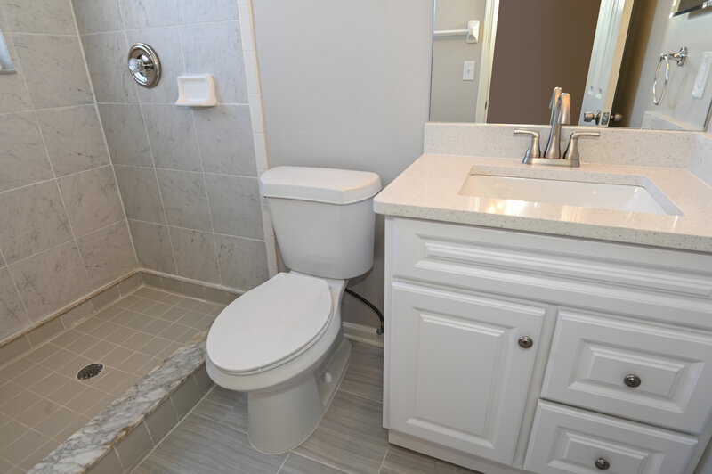 1,735/Mo, 12318 Mastin Cove Rd Jacksonville, FL 32225 Bathroom View