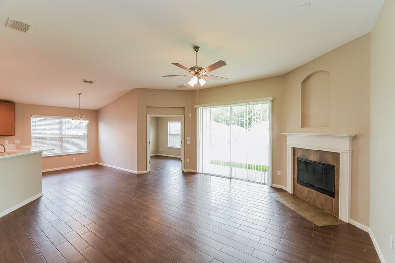 2,320/Mo, 2630 Oak Haven Dr Middleburg, FL 32068 Living Room View