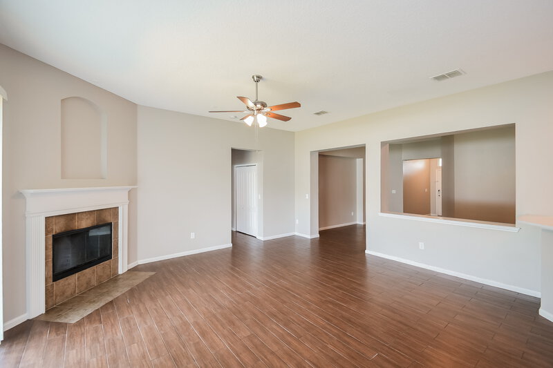 2,320/Mo, 2630 Oak Haven Dr Middleburg, FL 32068 Living Room View 2