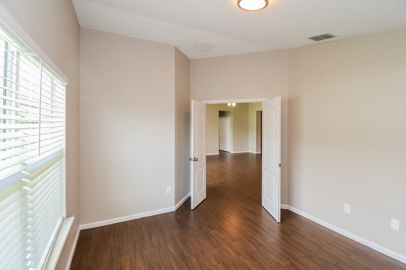 2,320/Mo, 2630 Oak Haven Dr Middleburg, FL 32068 Office View