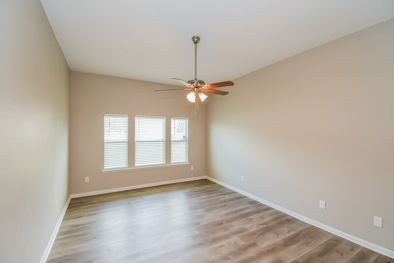 2,320/Mo, 2630 Oak Haven Dr Middleburg, FL 32068 Main Bedroom View