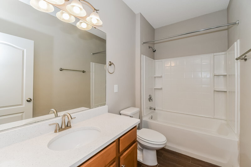 2,320/Mo, 2630 Oak Haven Dr Middleburg, FL 32068 Bathroom View