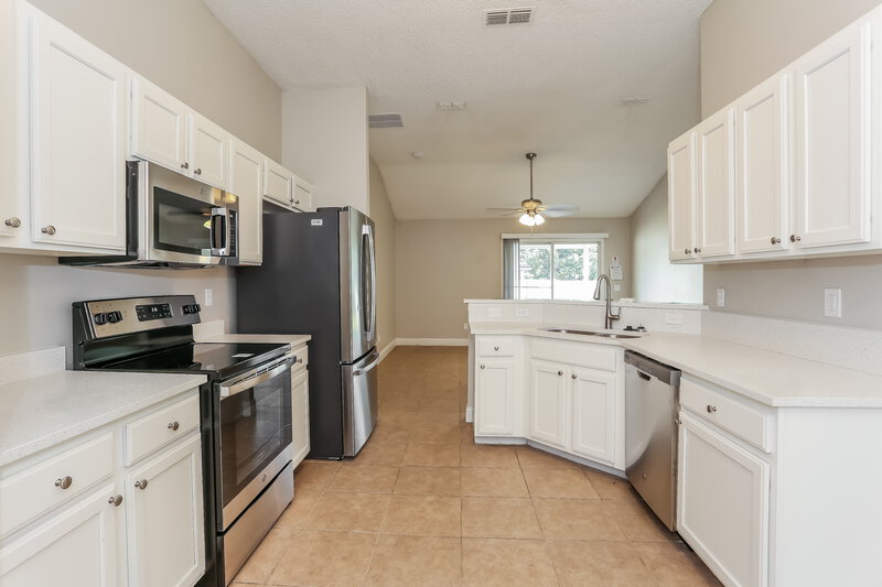 1,950/Mo, 8077 Welbeck Ln Jacksonville, FL 32244 Kitchen View
