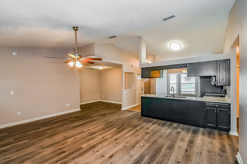 1,675/Mo, 1612 Ibis Dr Orange Park, FL 32065 Living Room View 2