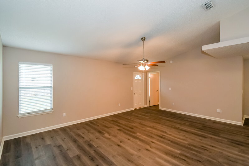 1,675/Mo, 1612 Ibis Dr Orange Park, FL 32065 Living Room View 3