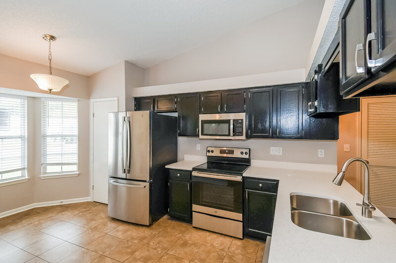 1,675/Mo, 1612 Ibis Dr Orange Park, FL 32065 Kitchen View