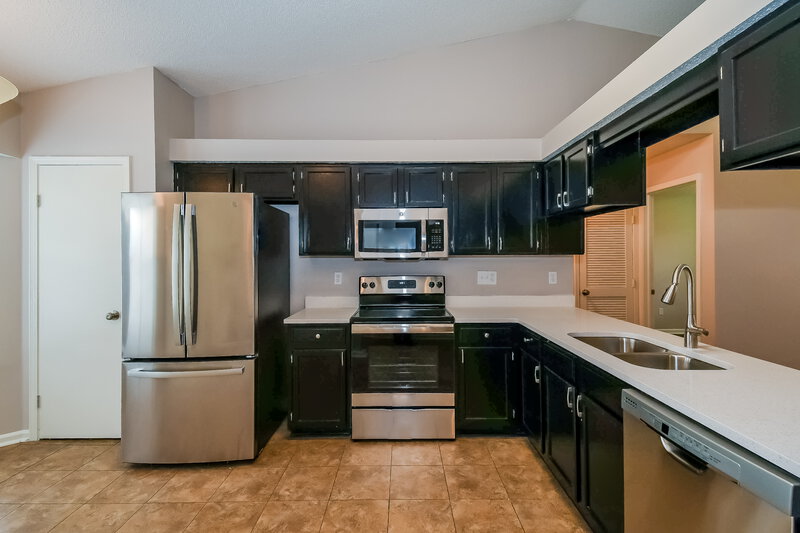 1,675/Mo, 1612 Ibis Dr Orange Park, FL 32065 Kitchen View 3